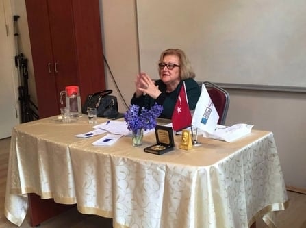 Türkiye’De Kadın Olmak
 - 2