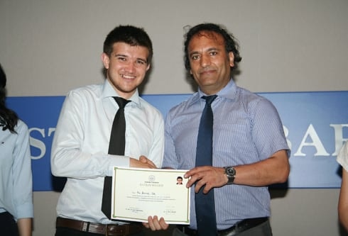 26. Dönem Hukuk İngilizcesi Ve Terminolojisi Derslerini Tamamlayanlara Katılım Belgeleri Verildi  - 9