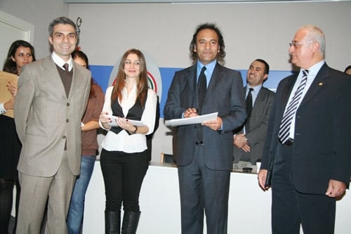 16. Dönem İngilizce Derslerine Katılanlara Katılım Belgeleri Verildi - 12