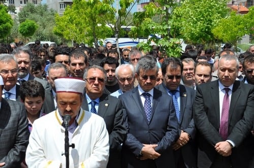 İstanbul Barosu Başkan Ve Yönetim Kurulu Üyeleri, Acıyı Paylaşmak, İncelemelerde Bulunmak İçin Soma’Daydı

 - 59