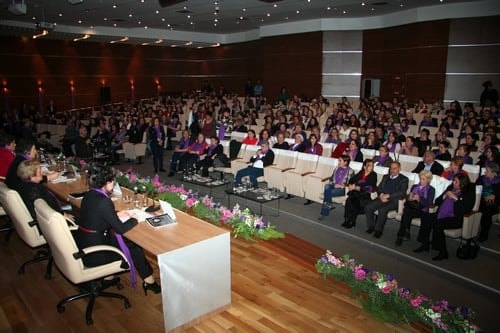 2015 Türkiye’Sinde Kadın
 - 42