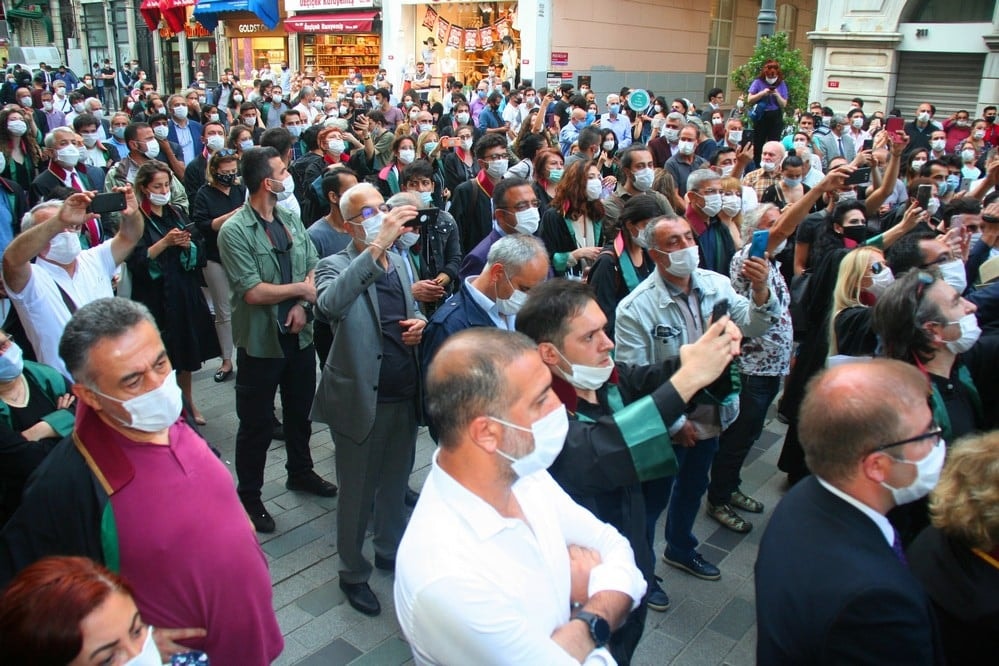 Biz Bu Ülkeyi Hukuk Devleti Yapmak İçin Varız - 11