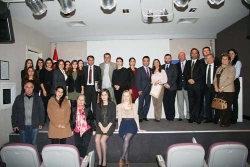 İstanbul Barosu Dış İlişkiler Merkezi Tarafından Düzenlenen
“Sınırlar Ve Sığınmacılar: Bir Suriye Örneği “ Konulu Toplantı Yapıldı - 112