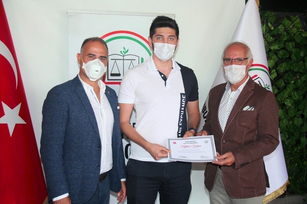 CMK ve Spor Hukuku Eğitimin Tamamlayanlara Sertifika Verildi - 19
