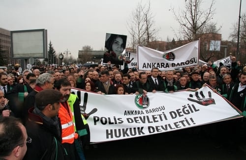 Polis Devleti Değil Hukuk Devleti

 - 6