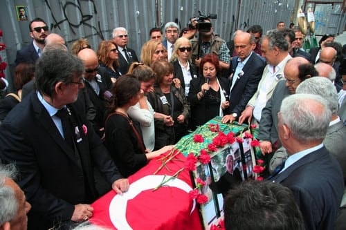 Av. Cengiz Kayıtmazer Son Yolculuğuna Uğurlandı
 - 36