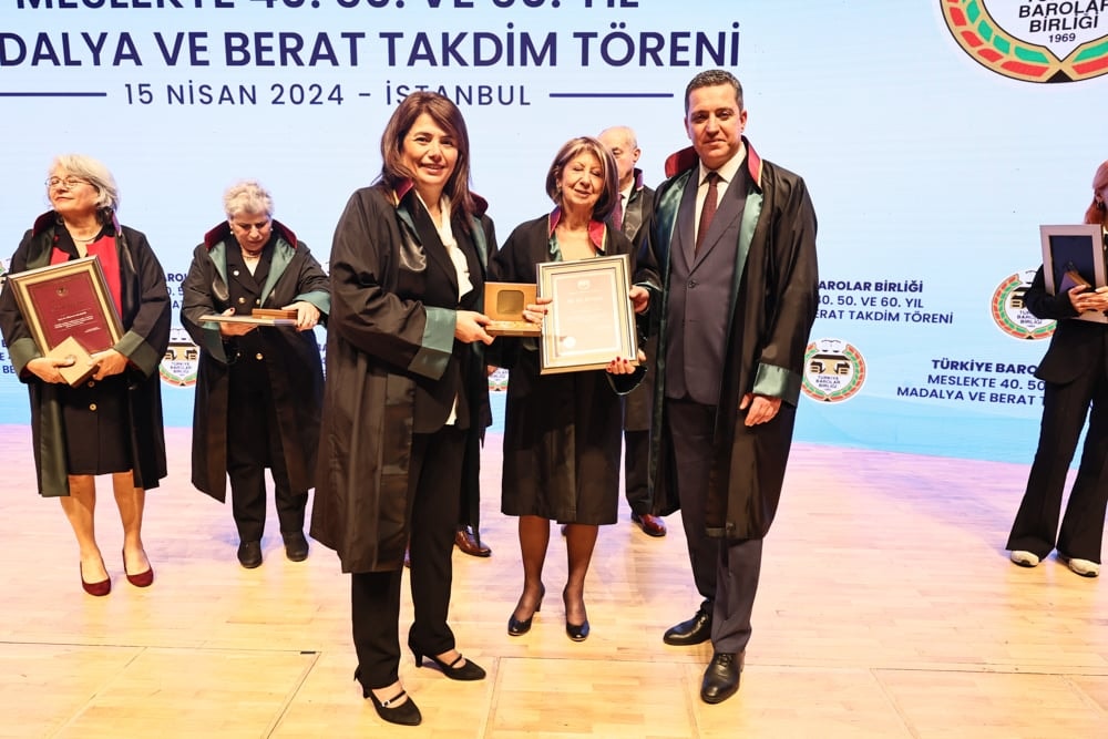 Meslekte 40, 50 ve 60 Yılını Dolduran Meslektaşlarımıza Plaket Verildi - 257