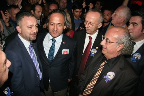 Ümit Kocasakal İstanbul Barosu Başkanlığına Yeniden Seçildi 

 - 382