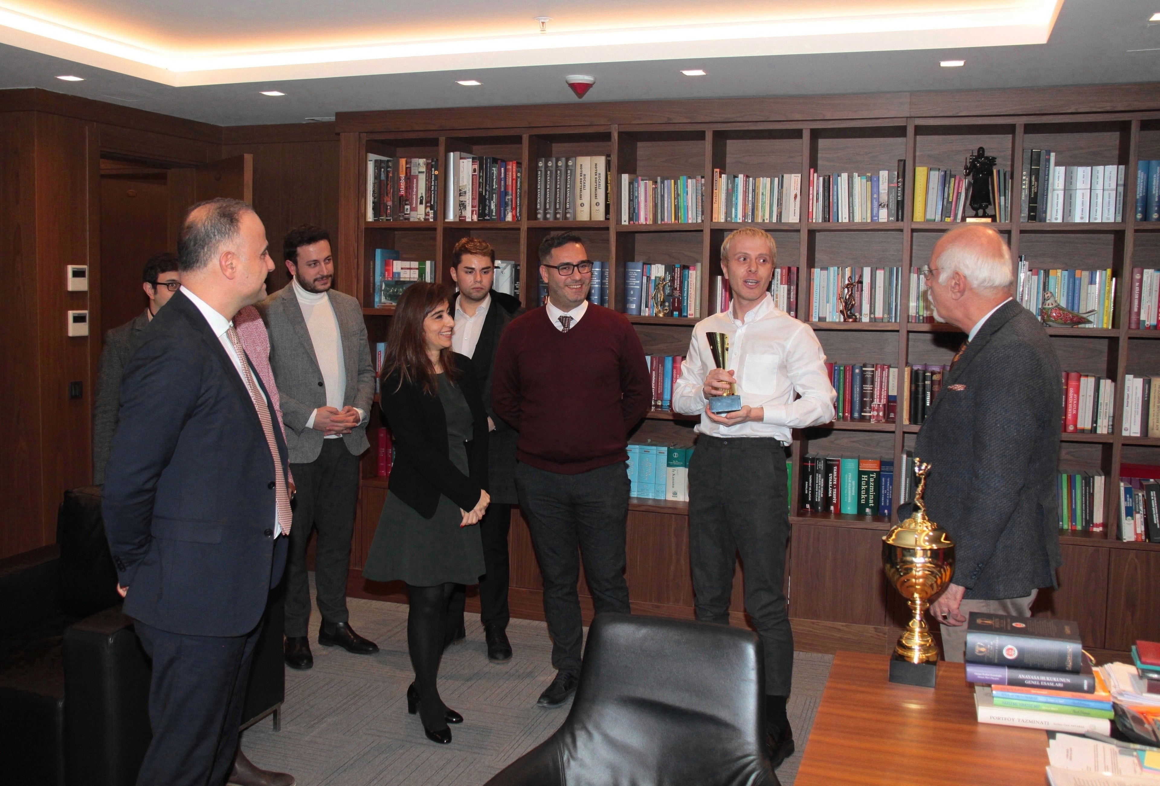 İstanbul Barosu Turkuaz Erkek Voleybol Takımımız Şampiyon - 7