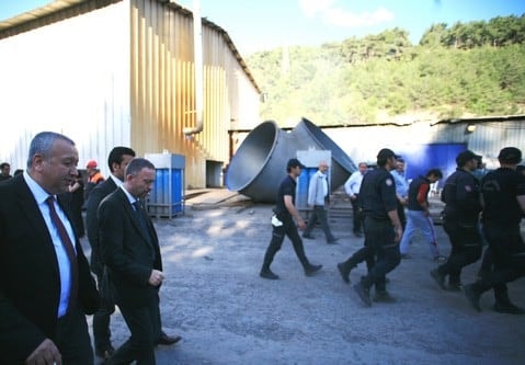 İstanbul Barosu Başkan Ve Yönetim Kurulu Üyeleri, Acıyı Paylaşmak, İncelemelerde Bulunmak İçin Soma’Daydı

 - 28