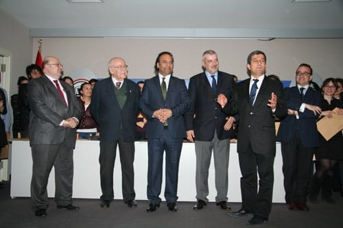 27. Dönem Hukuk İngilizcesi Ve Terminolojisi Derslerini Tamamlayan Avukat Ve Stajyer Avukatlara Katılım Belgeleri Verildi - 24