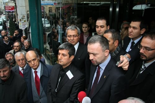 Avukata Yönelik Baskı Vatandaşa Yapılmış Sayılır

 - 66