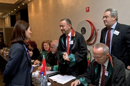 Avrupa Barolar Konseyi'nden İstanbul Barosu'na İnsan Hakları Ödülü
 - 13