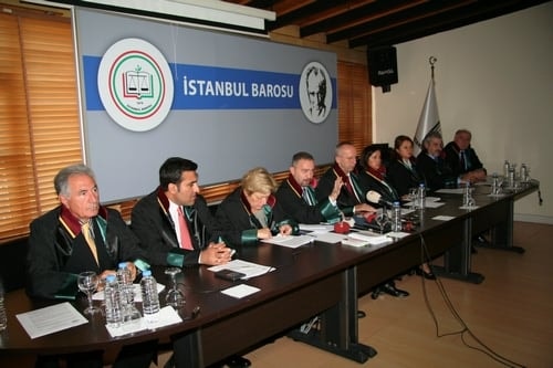 Yolsuzluk İddialarını Kapatılmış Saymak Hukuken Mümkün Değildir

 - 24