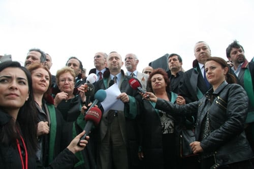 Halka Ve Avukata Yönelik Polis Şiddeti Ve Terörüne Derhal Son Verilmelidir

 - 23