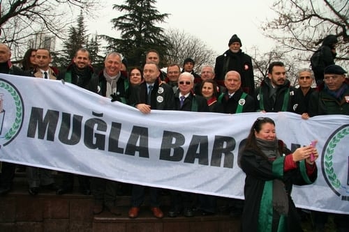 Polis Devleti Değil Hukuk Devleti

 - 123