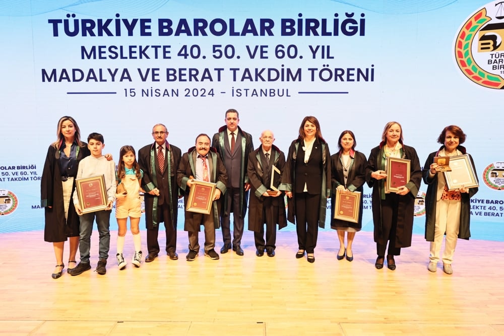 Meslekte 40, 50 ve 60 Yılını Dolduran Meslektaşlarımıza Plaket Verildi - 247