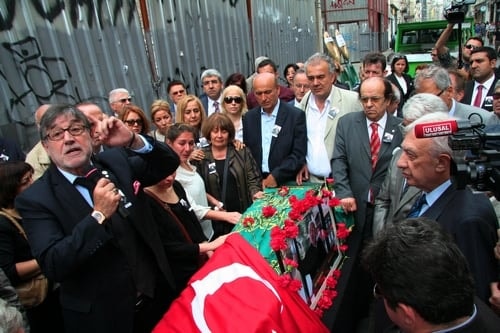 Av. Cengiz Kayıtmazer Son Yolculuğuna Uğurlandı
 - 30