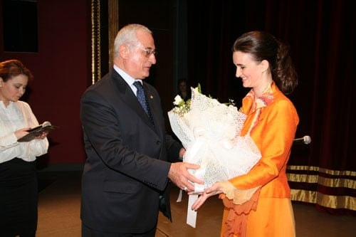 Anjelika Akbar’I Dinledik - 9