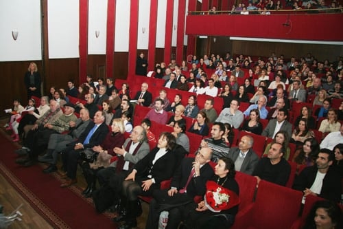 Adam Adamdır

 - 34