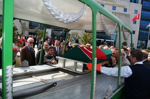 Örnek İnsan Av. Ekrem Erdal Üner’İ Son Yolculuğuna Uğurladık
 - 30