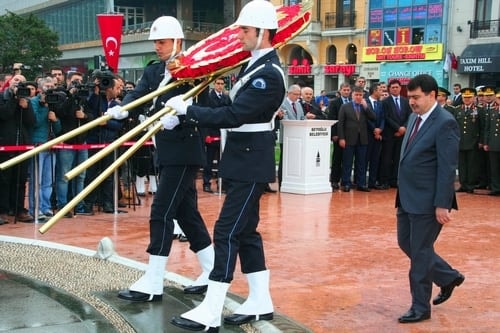 Aramızdan Ayrılışının 77. Yılında Atamızı Saygı Ve Minnetle Andık 
 - 20