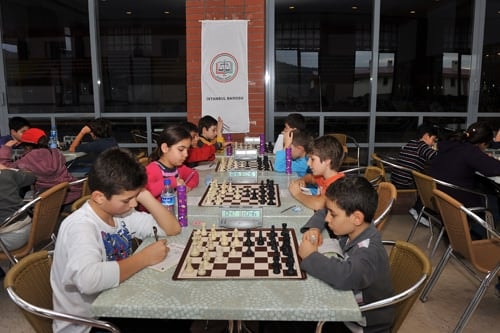 İstanbul Barosu 12 Yaş Altı Satranç Turnuvası Yapıldı
 - 11