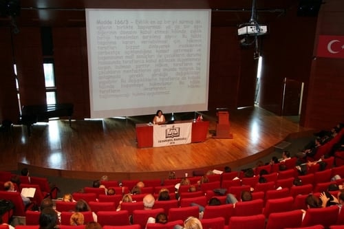 Kadın Hakları Ve Aile İçi Şiddet Konulu Sertifika Programı Devam Ediyor

 - 37