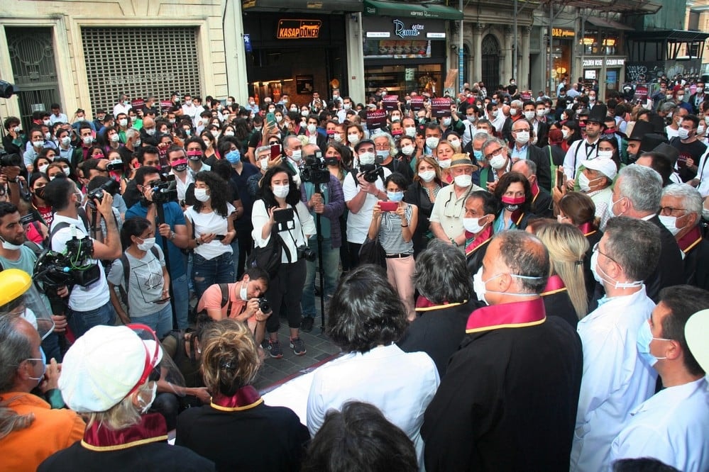 İstanbul Barosu Bütün Gruplarıyla Bir Bütündür - 17