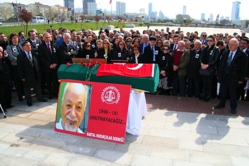 Örnek İnsan Av. Ekrem Erdal Üner’İ Son Yolculuğuna Uğurladık
 - 12