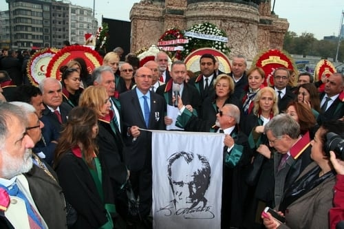 Aramızdan Ayrılışının 77. Yılında Atamızı Saygı Ve Minnetle Andık 
 - 74