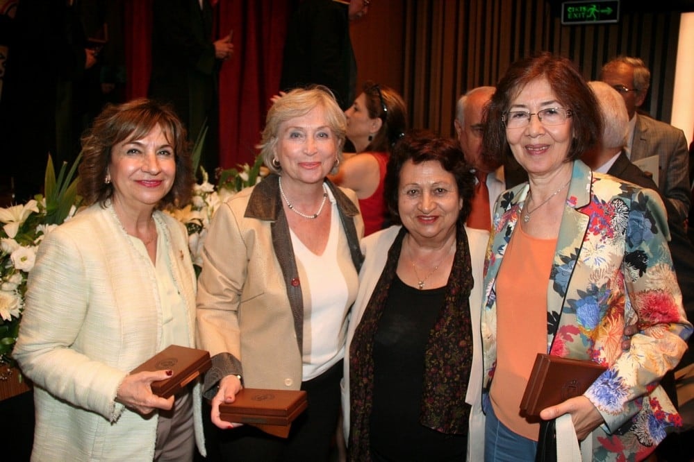 Meslekte 40, 50, 60 Yılını Dolduran 467 Meslektaşlarımıza Madalya Verildi - 325