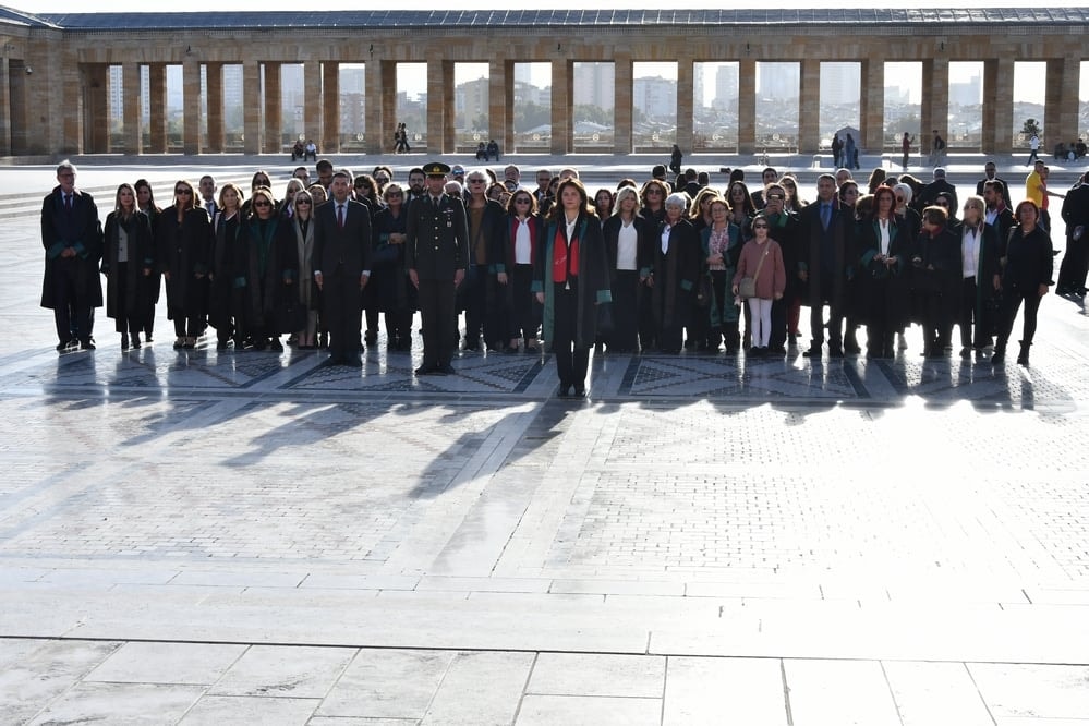 İstanbul Barosu Cumhuriyetimizin 100. Yılında Anıtkabir’de ATAMIZIN Huzurunda - 4