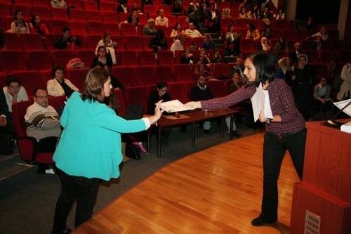 Kadın Hakları Ve Aile İçi Şiddet Konulu Sertifika Programı Devam Ediyor

 - 49