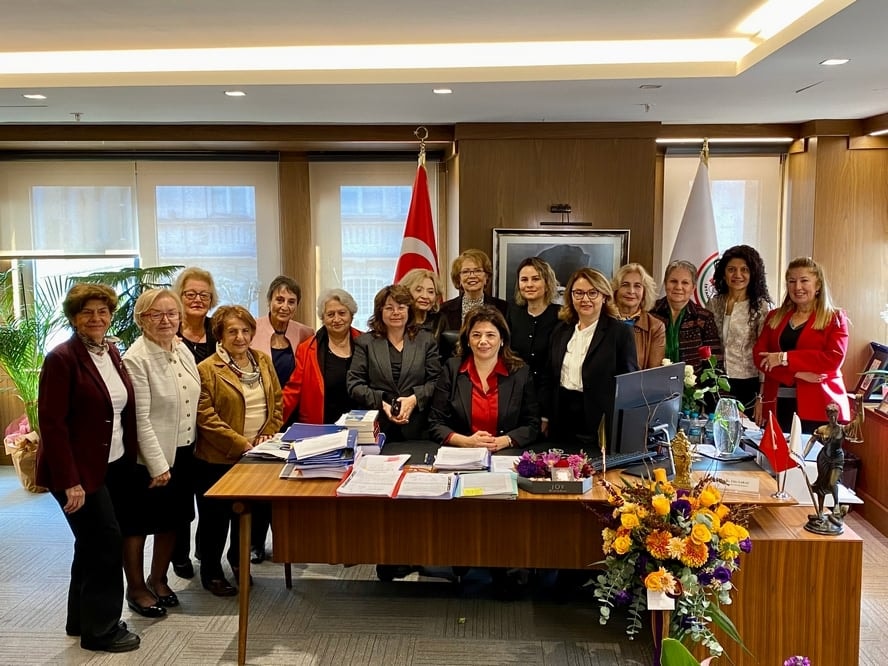 Türk Hukukçu Kadınlar Derneği’nden  Başkanımız Av. Filiz Saraç’a Tebrik Ziyareti - 7