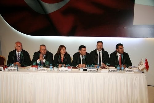 Ümit Kocasakal İstanbul Barosu Başkanlığına Yeniden Seçildi 

 - 103