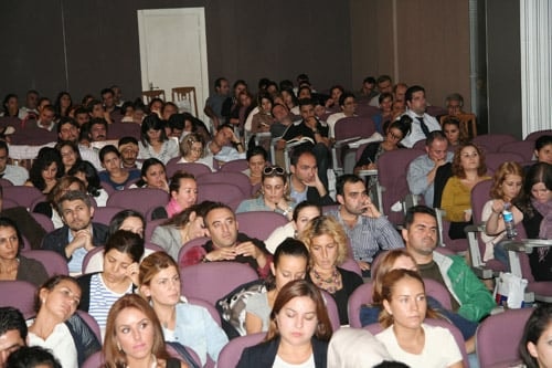 Kadın Hakları Ve Aile İçi Şiddet Konulu Sertifika Programı Devam Ediyor

 - 46