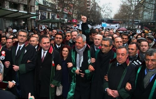 Polis Devleti Değil Hukuk Devleti

 - 25