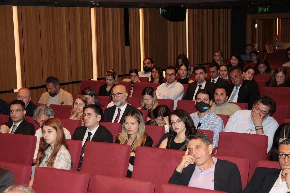 Türk Ticaret Kanunu Deniz Ticareti Hükümlerinin Değerlendirilmesi Sempozyumu - 9