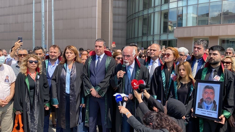 Artık Bildiriler Yazmak Yaslar Tutmaktan Bıktık