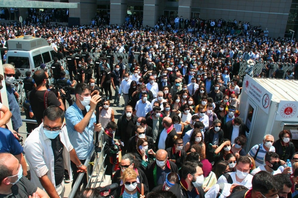 Yasa Yapma Gücünü Silah Olarak Kullananları Uyarıyoruz - 32