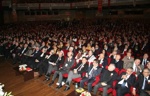 İstanbul Barosu Olağanüstü Genel Kurul Kararı: ‘Başkan Ve Yönetim Kurulu Görevinin Başındadır. İrademize Sahip Çıkıyoruz”

 - 60