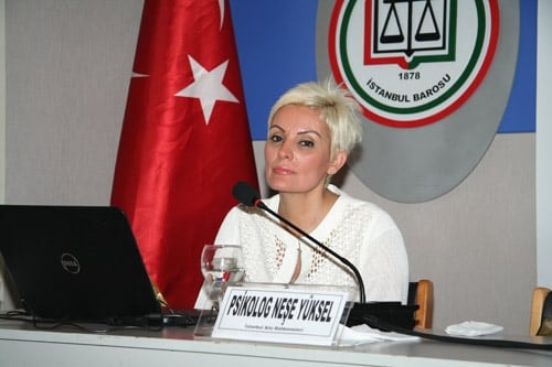 “Kadın Hakları Ve Aile İçi Şiddet” Konulu Sertifika Programı Devam Ediyor

 - 13