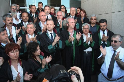 Meslektaşlarımıza Yapılan Menfur Saldırıyı Kınıyoruz

 - 7