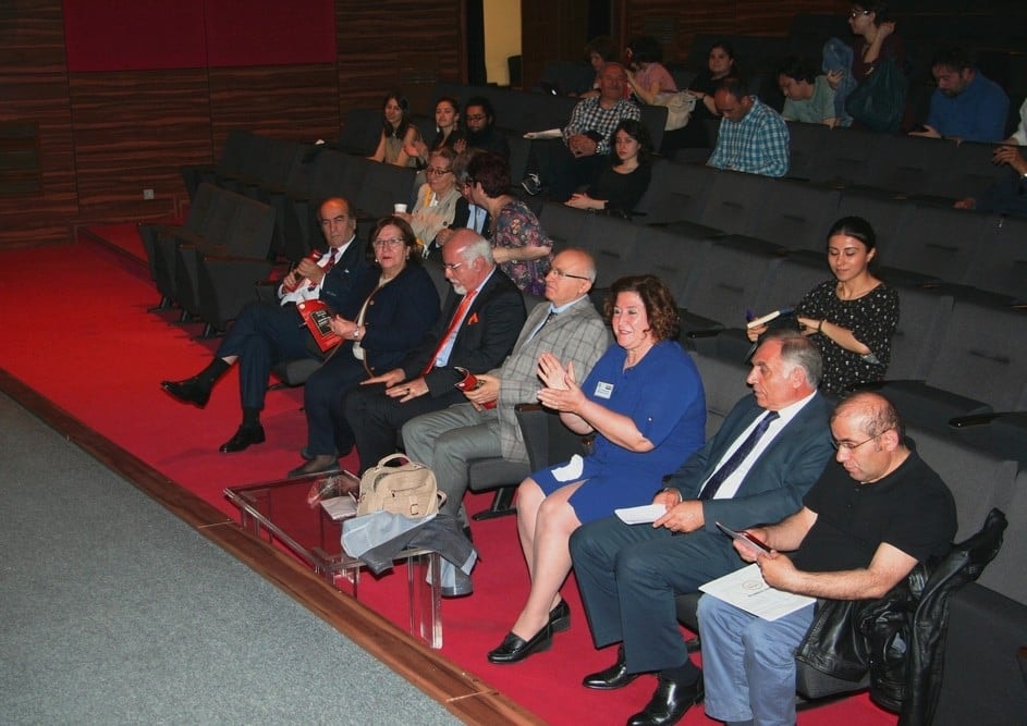 Hukuka Felsefi ve Sosyolojik Bakışlar VIII - 36