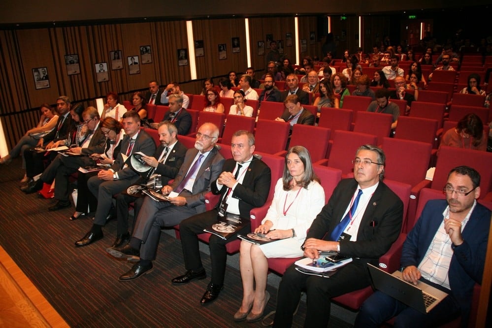 Uluslararası Konferans: ‘Ayın Karanlık Yüzü’ - 13