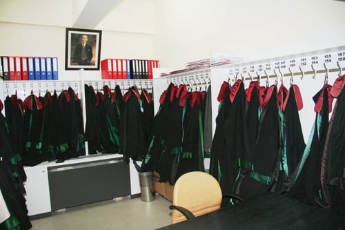 Bakırköy Adalet Sarayında Çağdaş Mekân Düzenlemeleri
 - 6