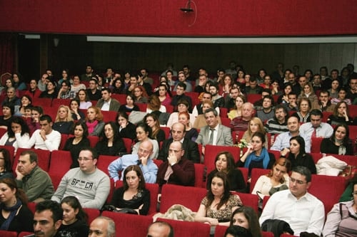 Adam Adamdır

 - 3