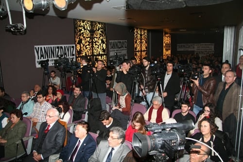 Baroya Karşı Hukuksuzlukların, Sindirme Ve Yıldırma Girişimlerinin Yoğunlaşması Üzerine İstanbul Barosu Yönetim Kurulu Olağanüstü Genel Kurul Kararı Aldı
 - 14