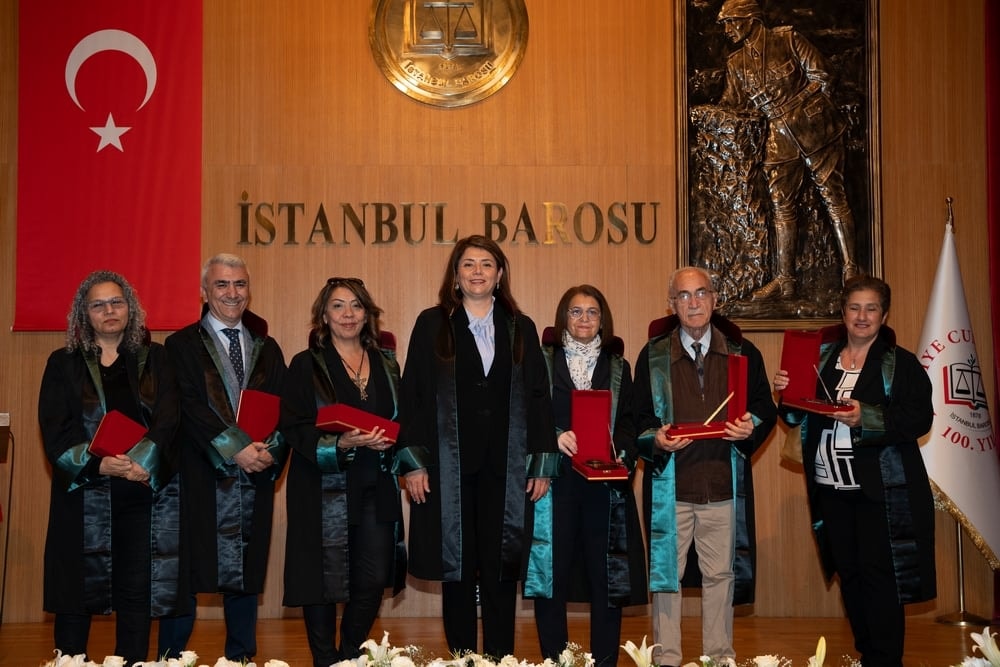 Meslekte 25, 30 ve 35 Yılını Dolduran Meslektaşlarımıza Plaket Verildi - 122